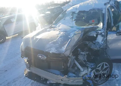 2022 Subaru Forester Premium z USA, uszkodzony, nr VIN JF2SKAEC9NH477144